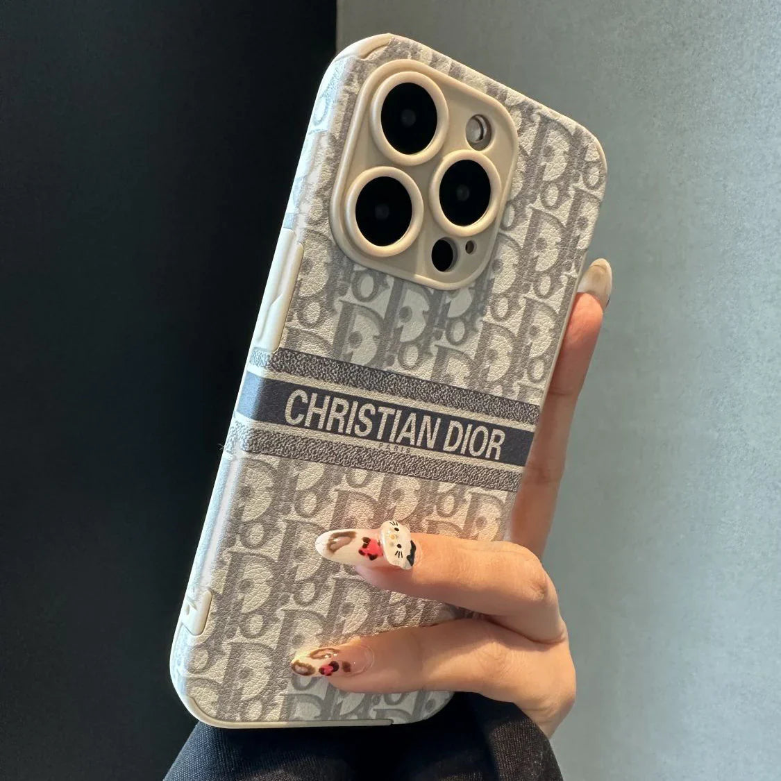 Custodia anti-caduta in rilievo per iPhone