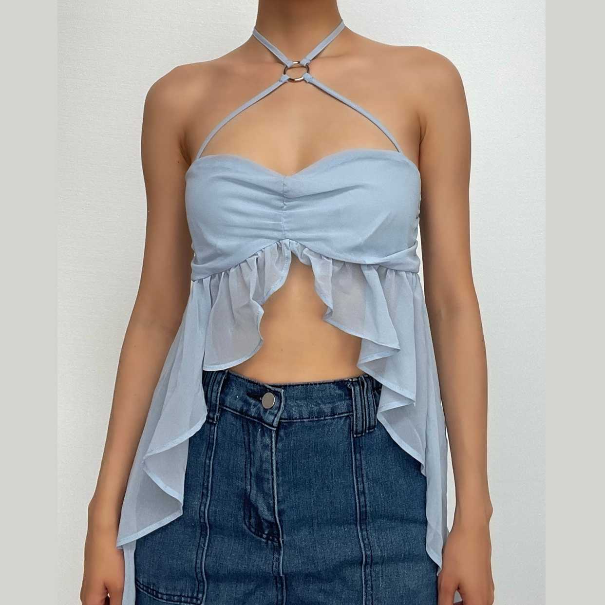 Top corto in chiffon con volant, arricciatura, schiena scoperta e bottoni