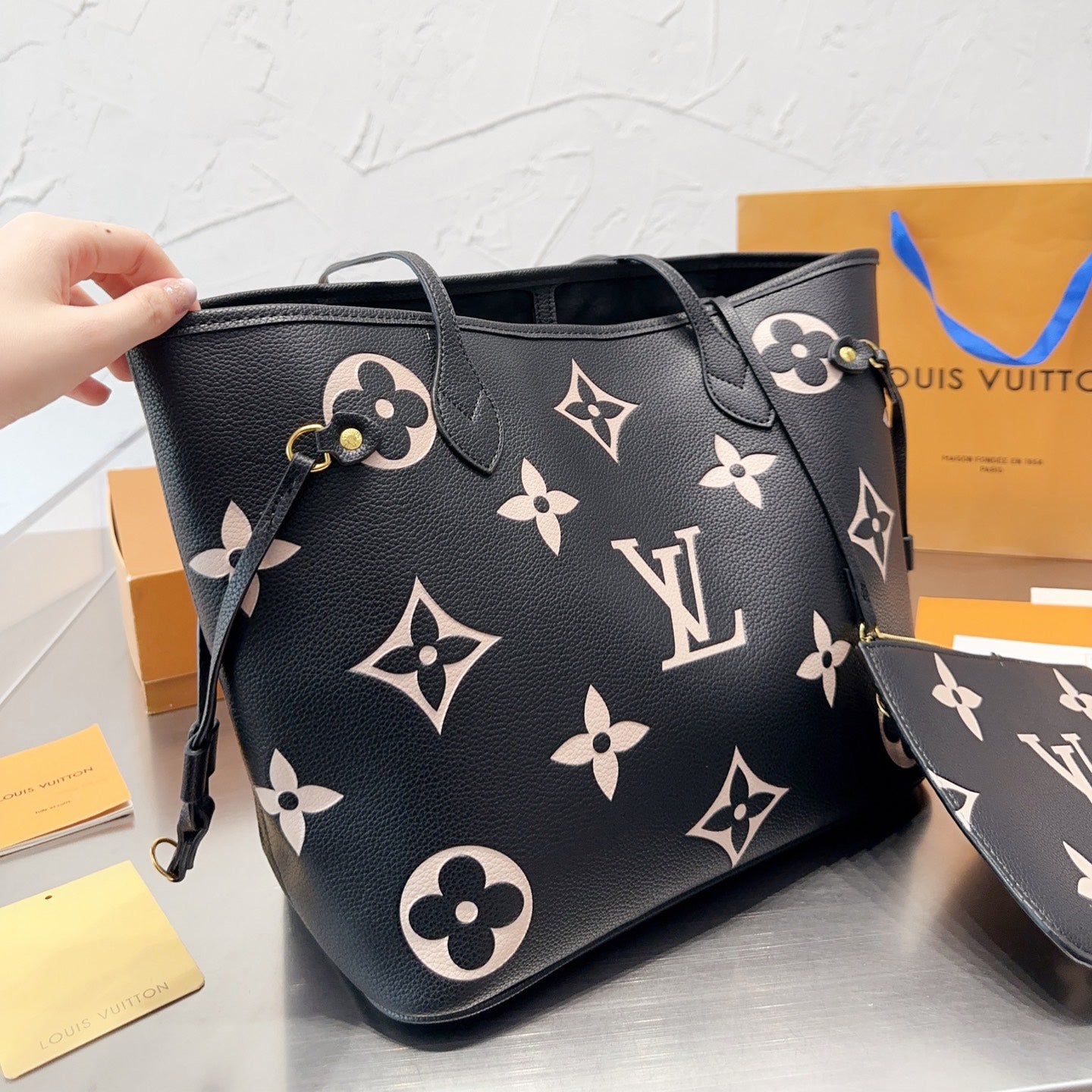 Grande borsa tote goffrata