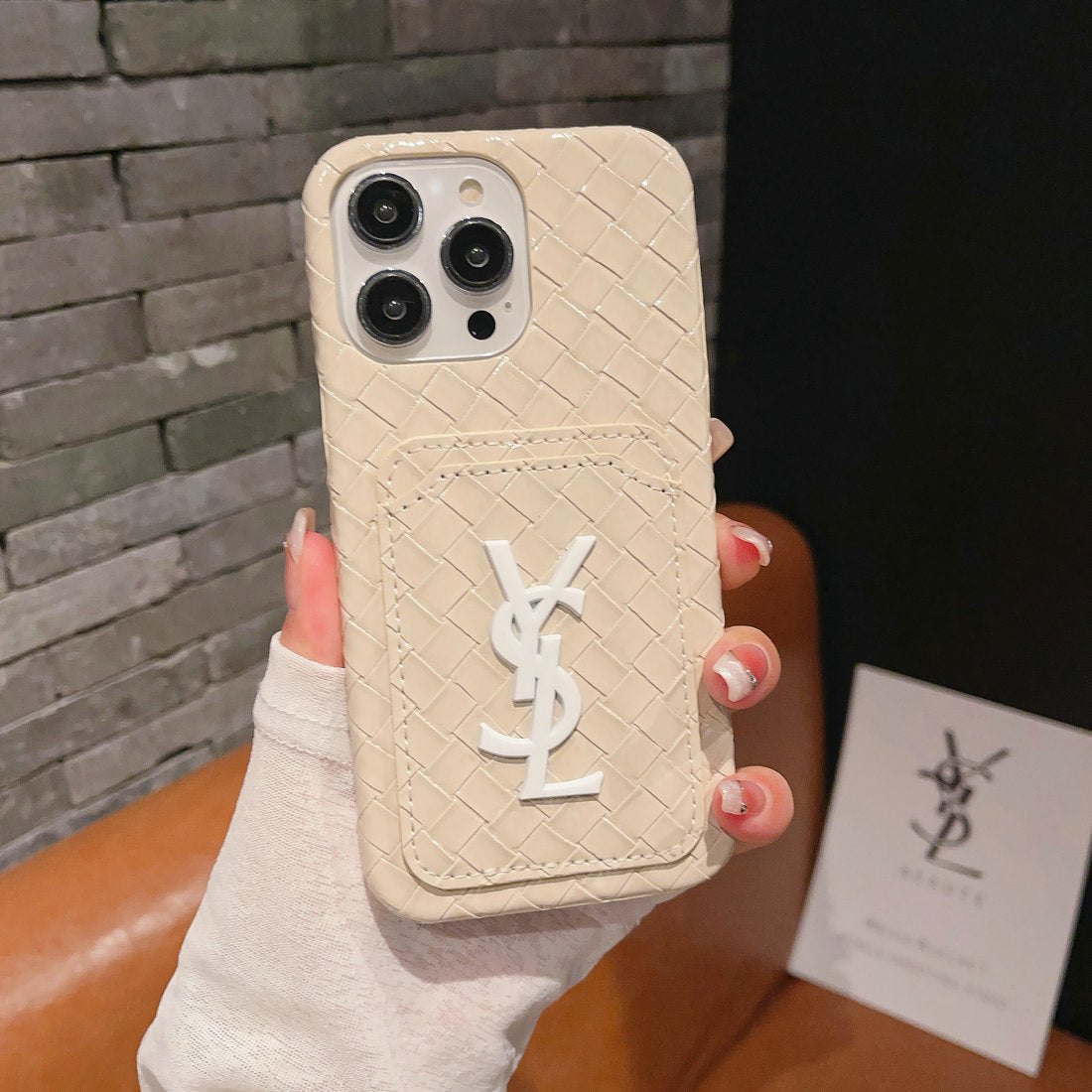 Custodia per telefono con motivo intrecciato per iPhone