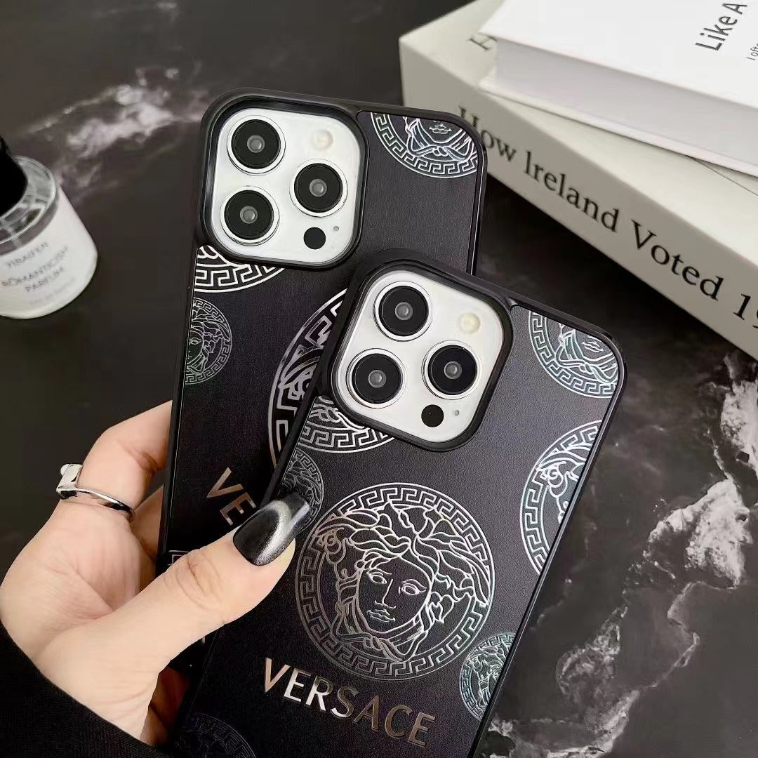 Custodia nera per iPhone con MagSafe