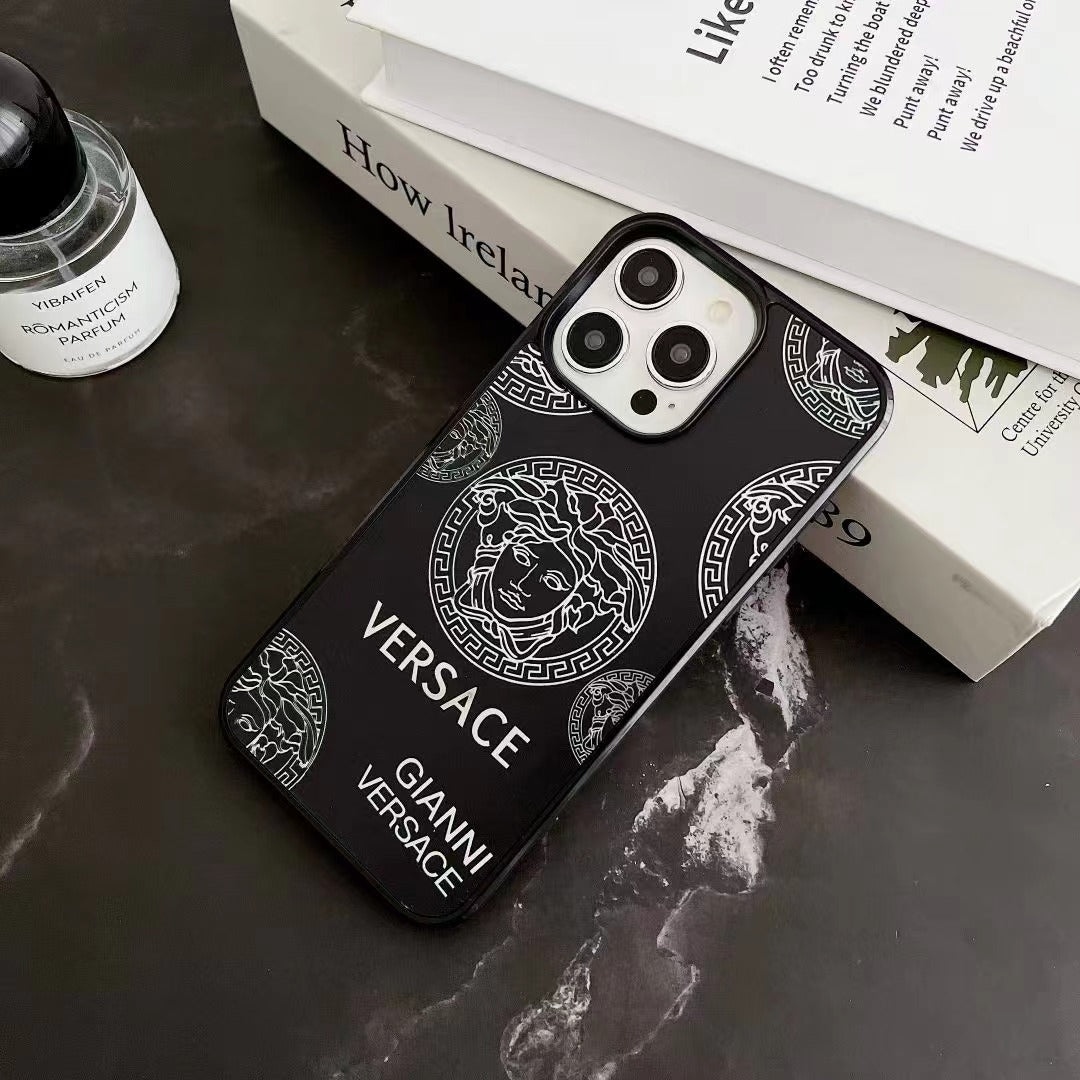 Custodia nera per iPhone con MagSafe