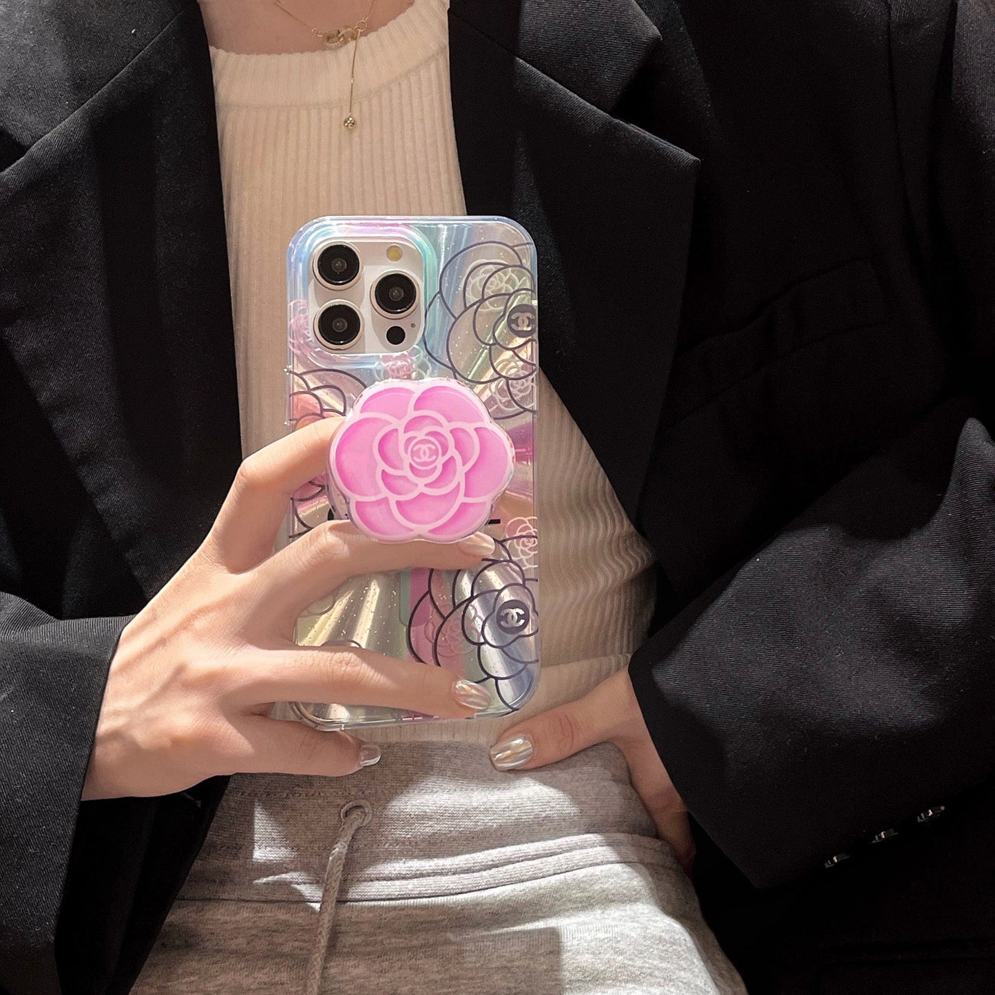 Custodia colorata per iPhone con design MagSafe