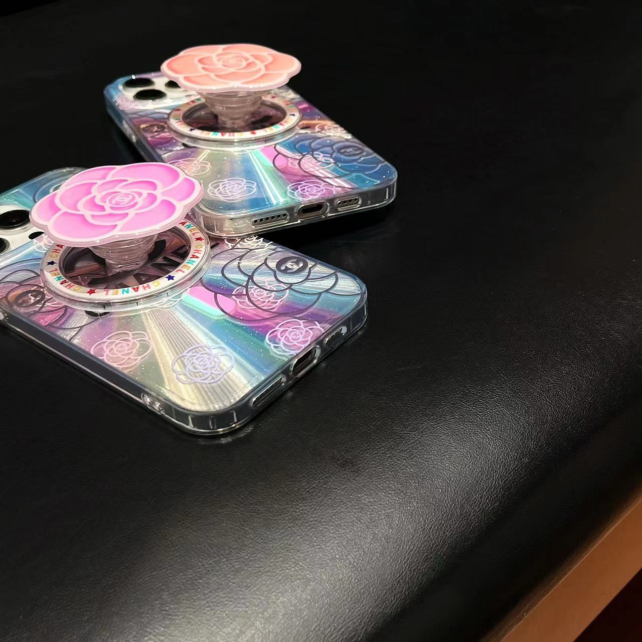 Custodia colorata per iPhone con design MagSafe