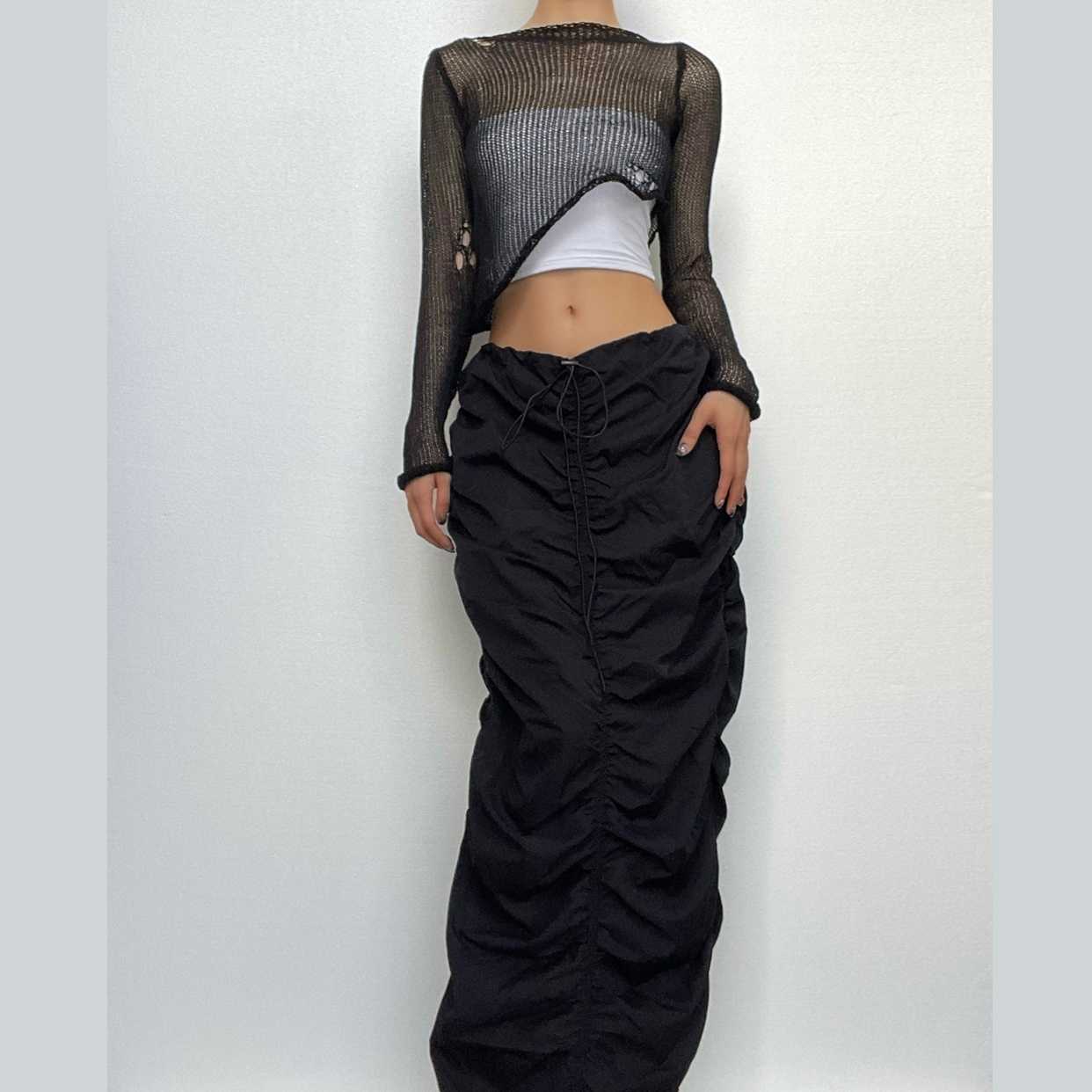 Gonna midi a vita bassa in stile cargo con coulisse e arricciature