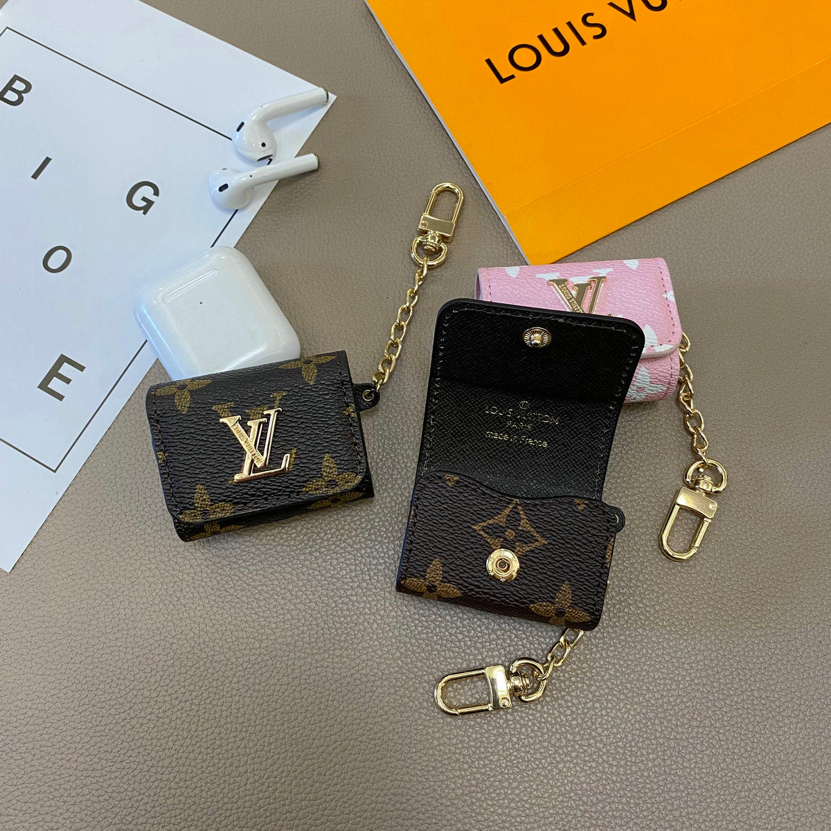 Custodie protettive per AirPods in pelle bionica