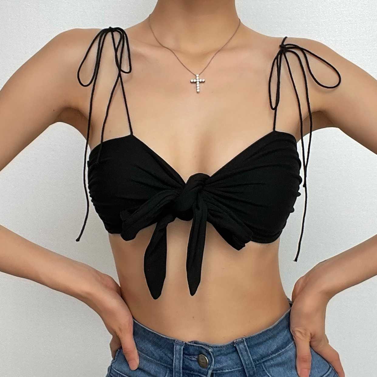 Rückenfreies Crop-Top mit geknoteten, ausgehöhlten Spaghettiträgern und selbst zu bindendem Saum