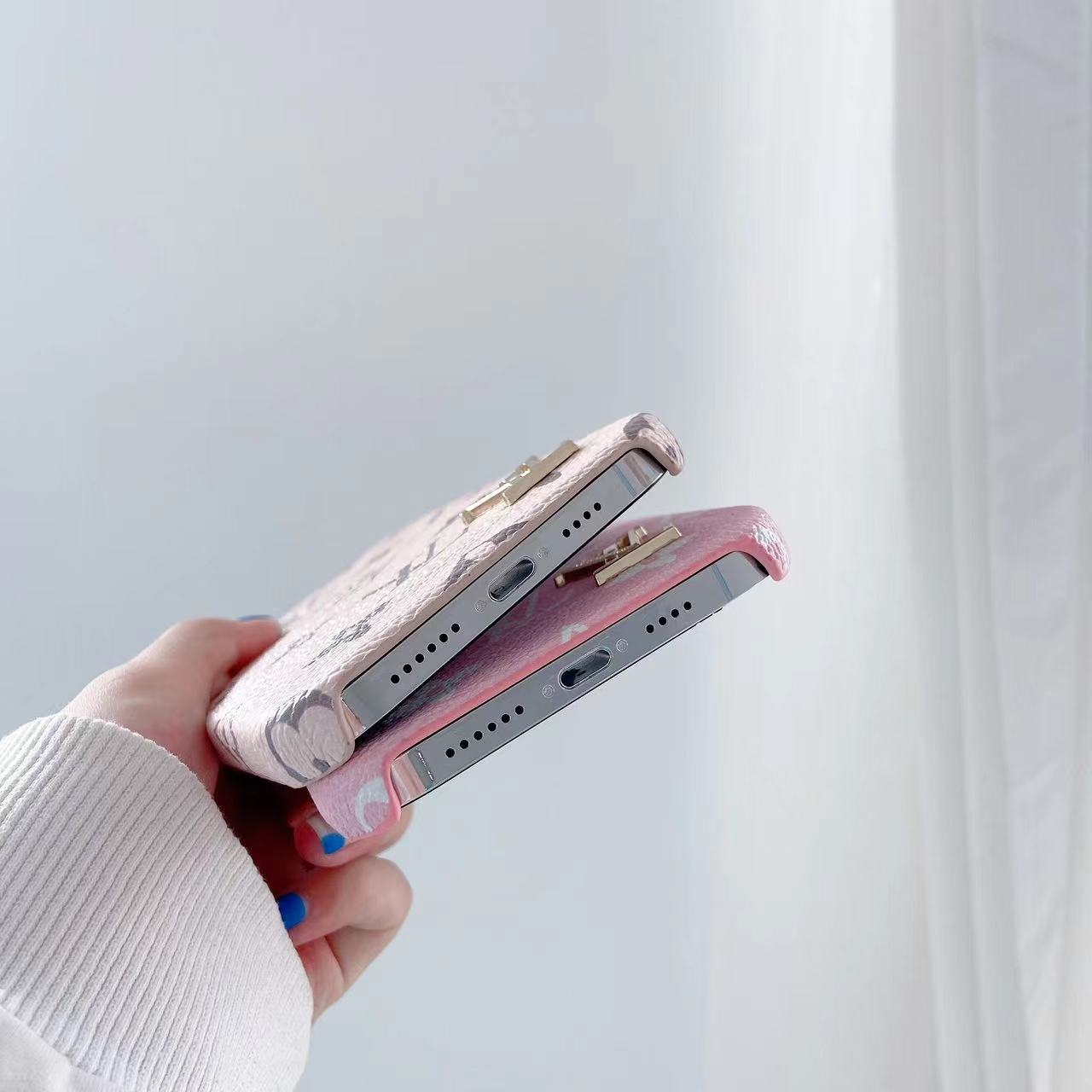 Custodia per telefono con motivo a carta rosa per iPhone