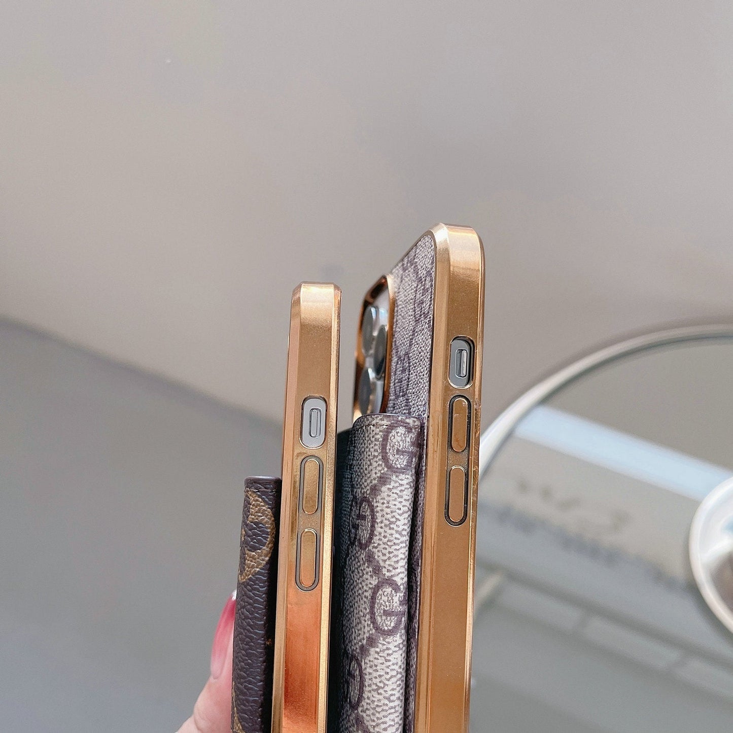 Custodia a tracolla per iPhone