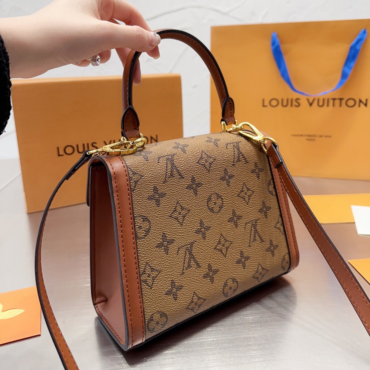 Borsa a tracolla classica in pelle