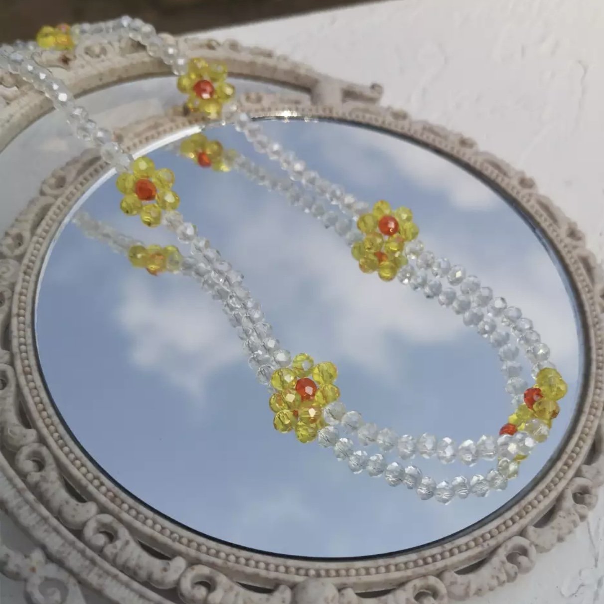 Collana di fiori "Clearly Y2K"