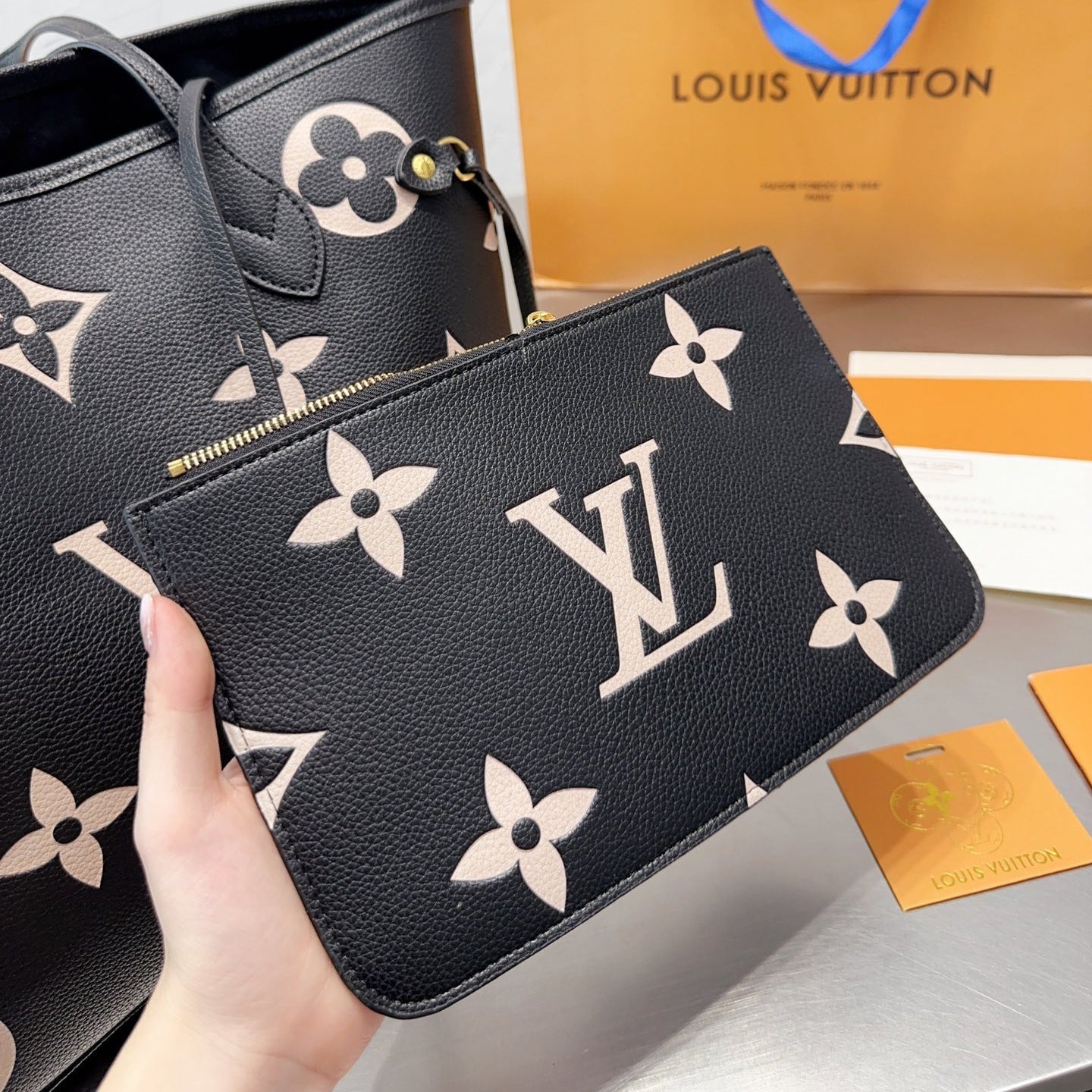 Grande borsa tote goffrata