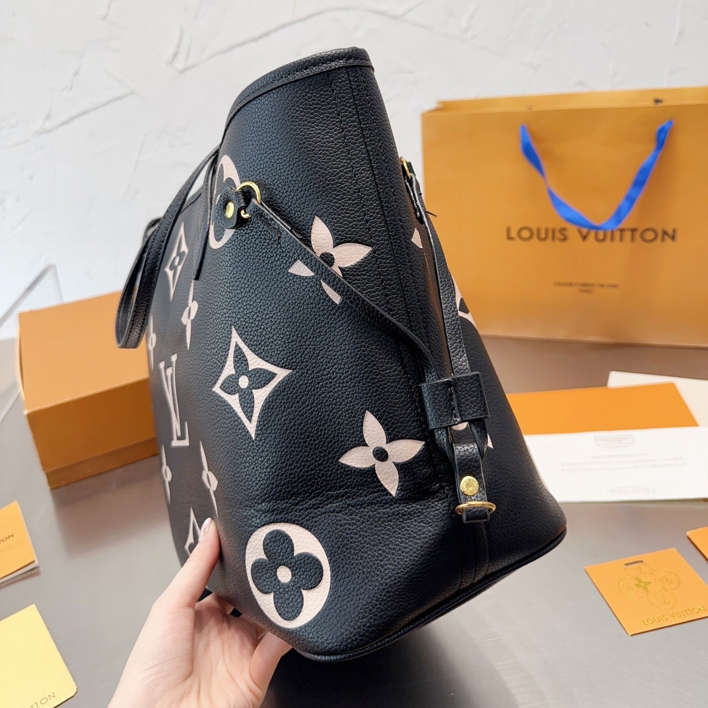 Grande borsa tote goffrata