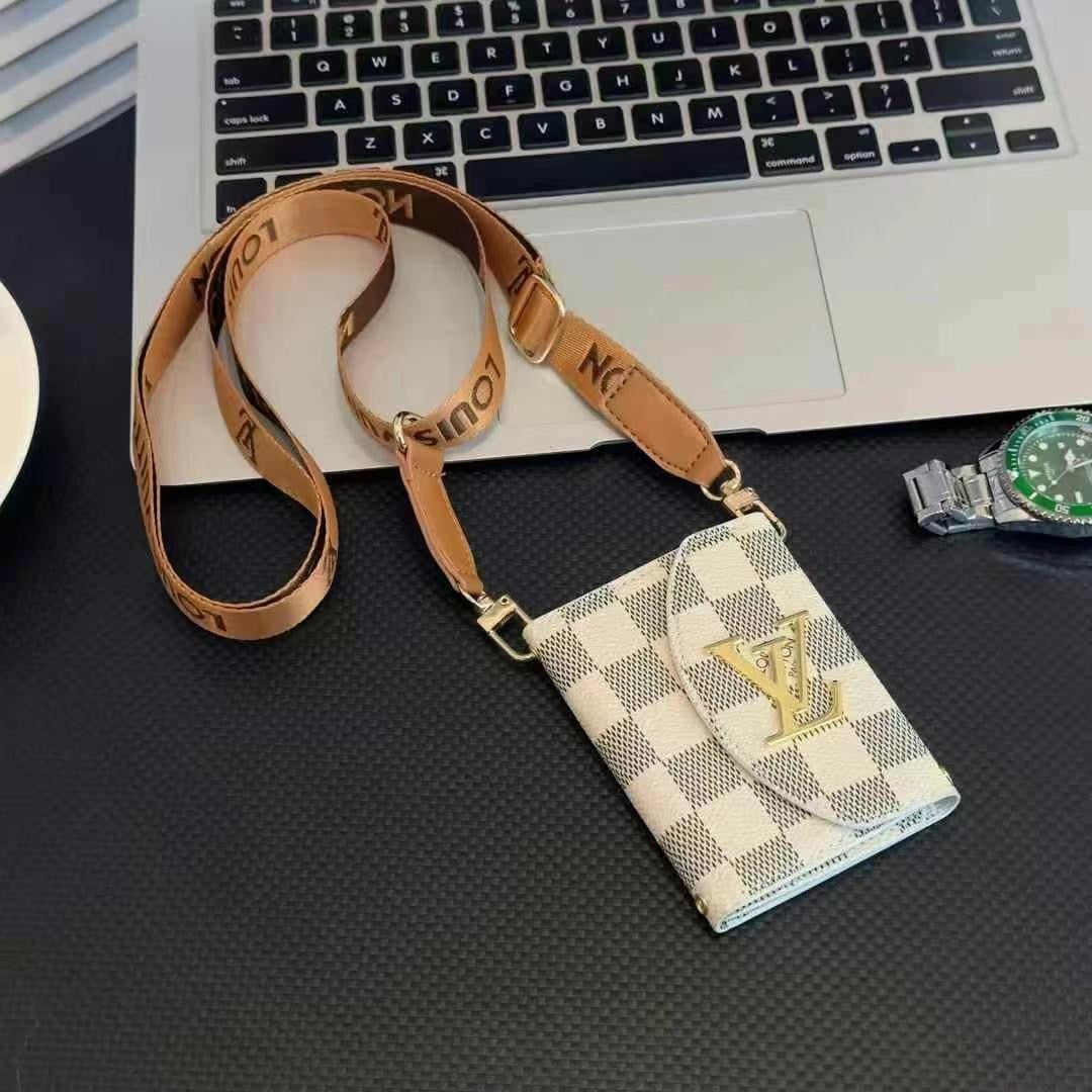 Porta carte a tracolla in pelle goffrata alla moda