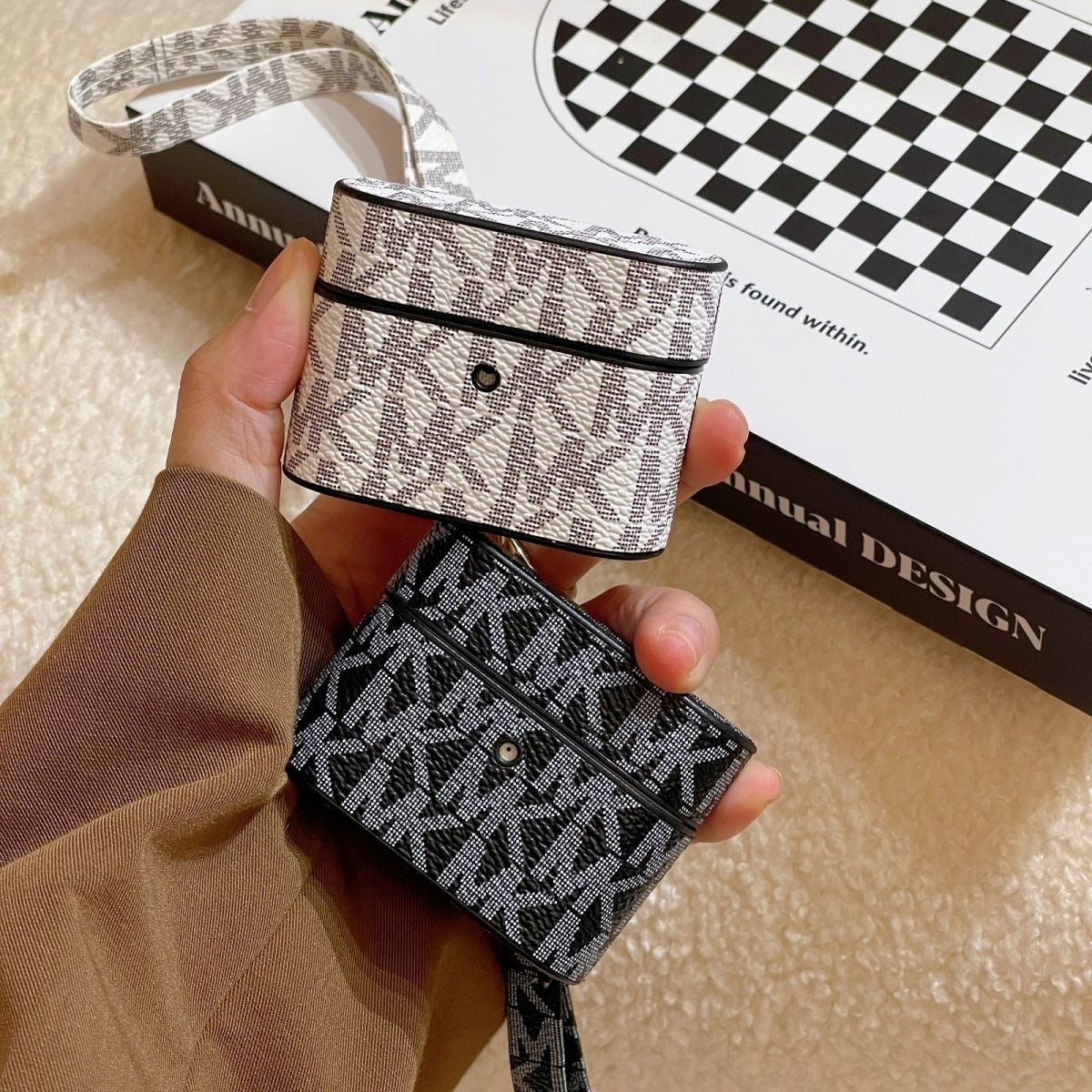 Custodia per AirPods quadrata alla moda