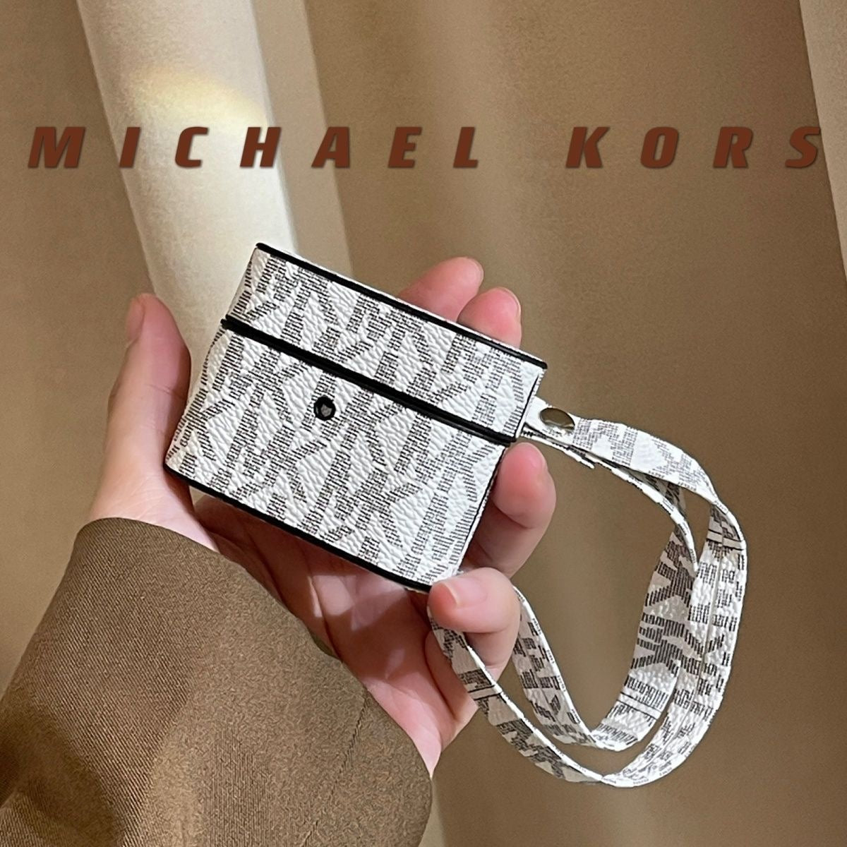 Custodia per AirPods quadrata alla moda