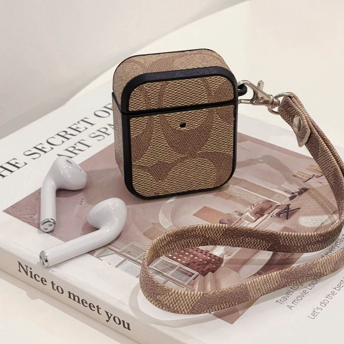 Custodia AirPods di qualità marrone