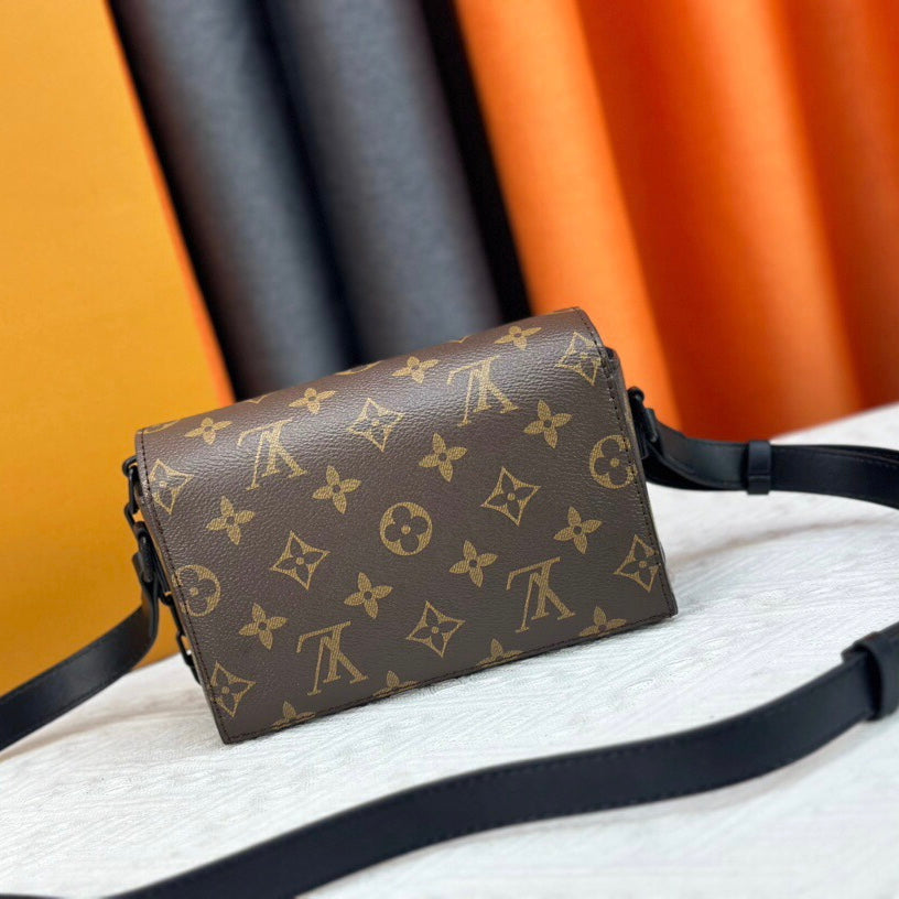 Borse a mano quadrate con bottoni alla moda