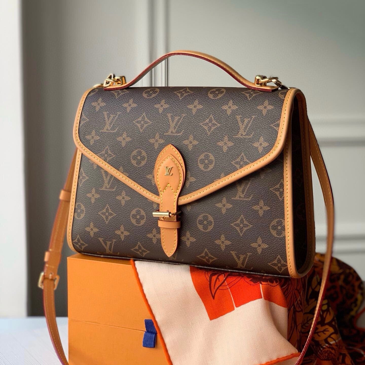 Borsa alla moda quadrata marrone