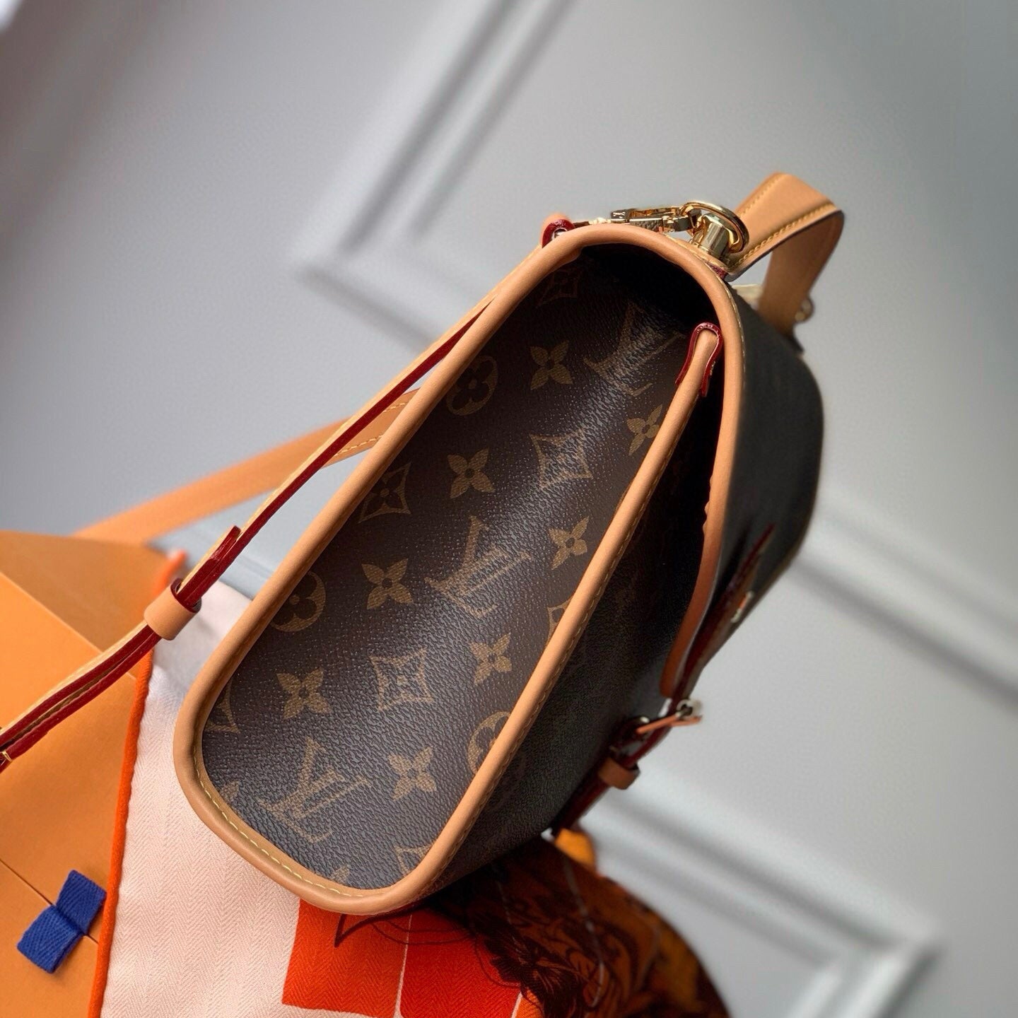 Borsa alla moda quadrata marrone