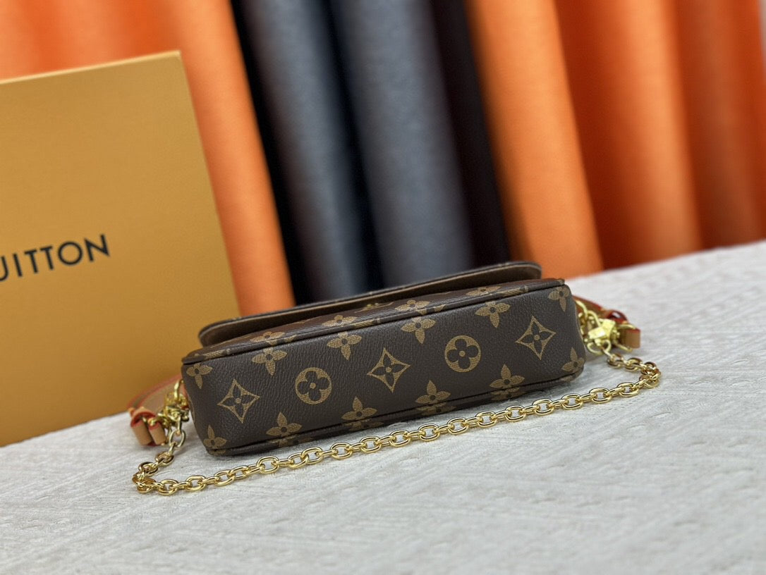 Borsa a catena goffrata marrone