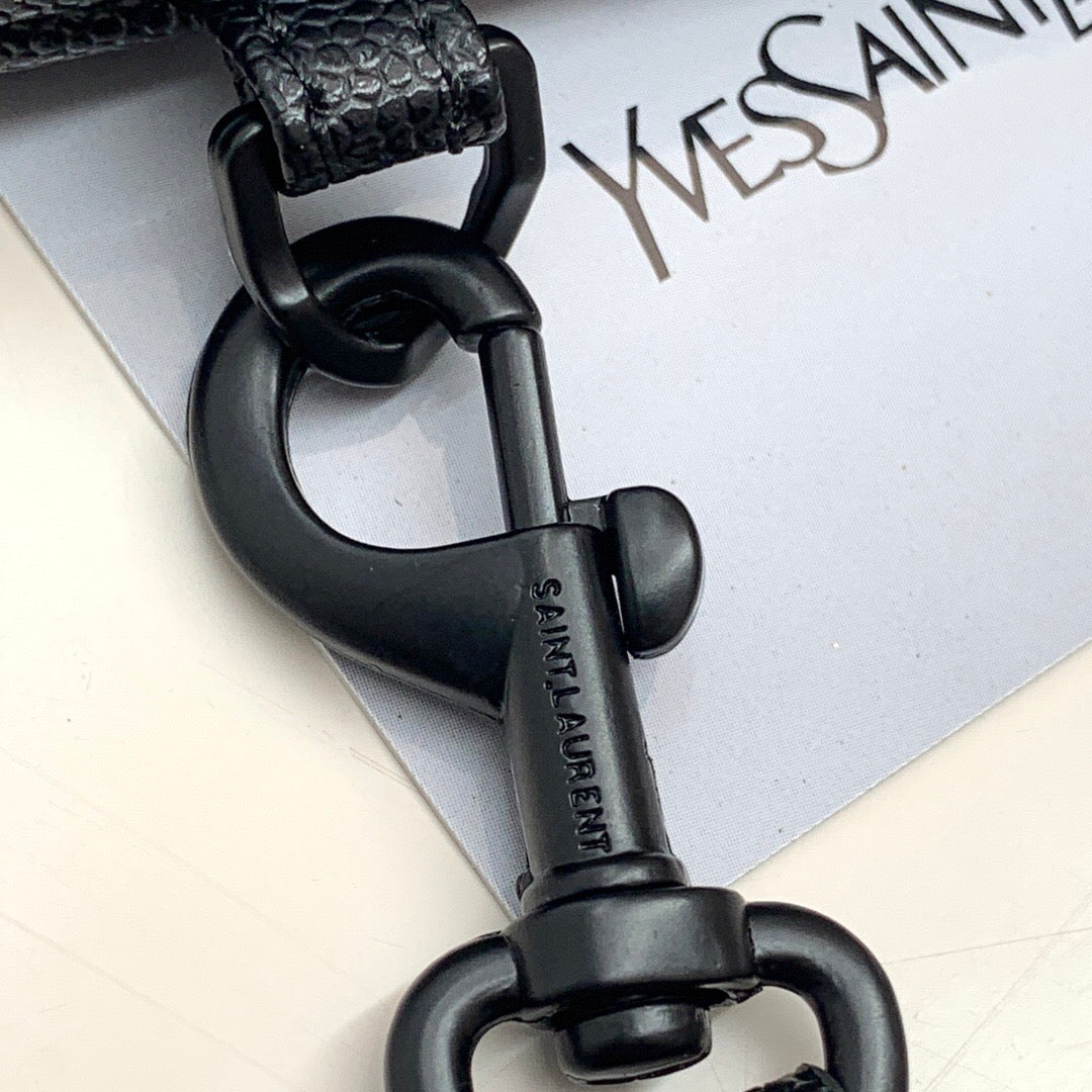 Bellissima borsa nera per telefono
