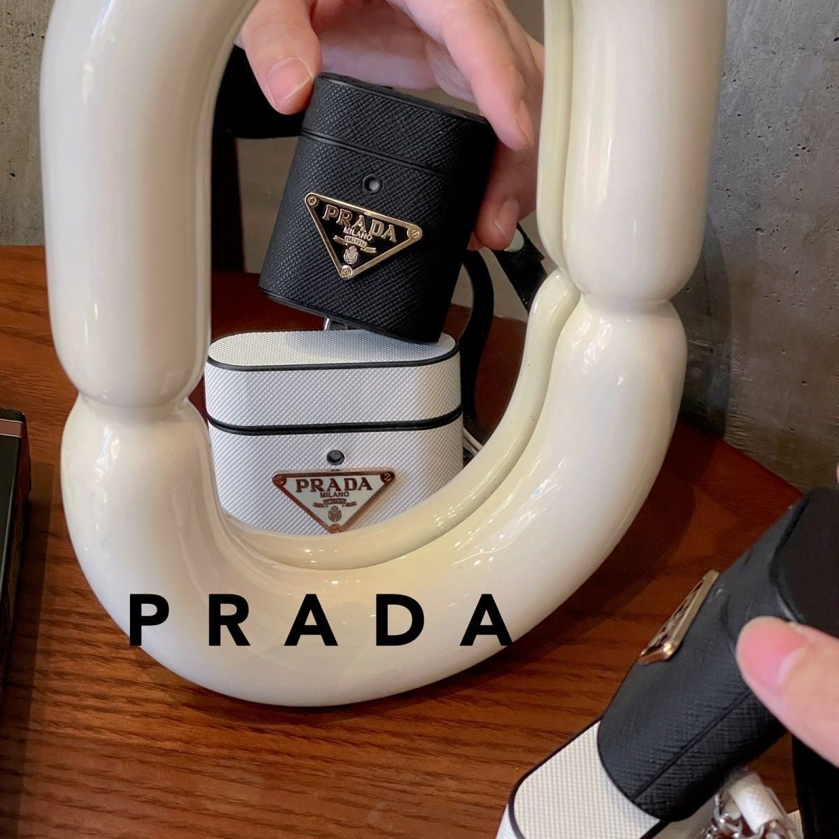 Custodia colorata per AirPods di tendenza