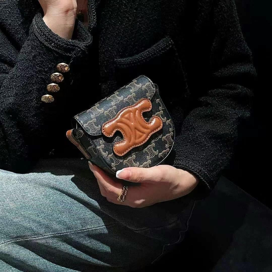 Mini borsa marrone alla moda