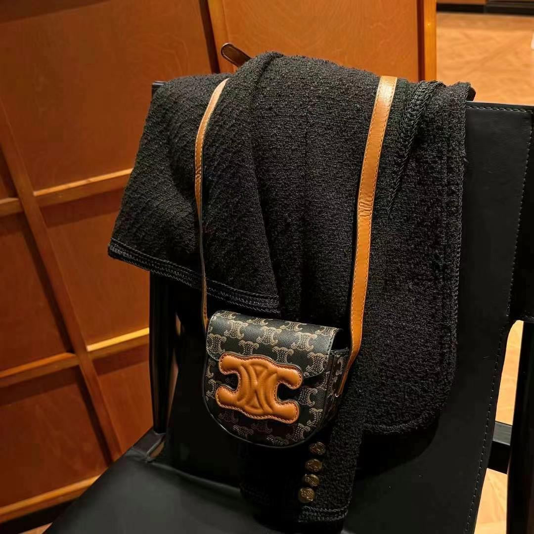 Mini borsa marrone alla moda