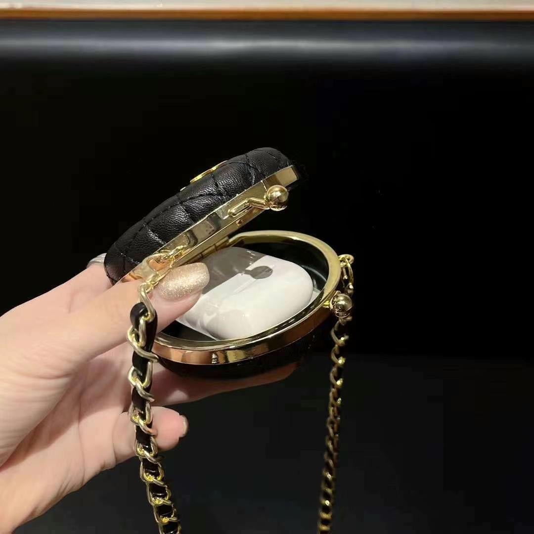 Mini borsa nera con catene