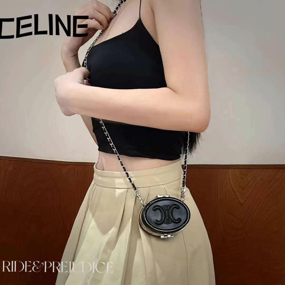 Mini borsa nera con catene