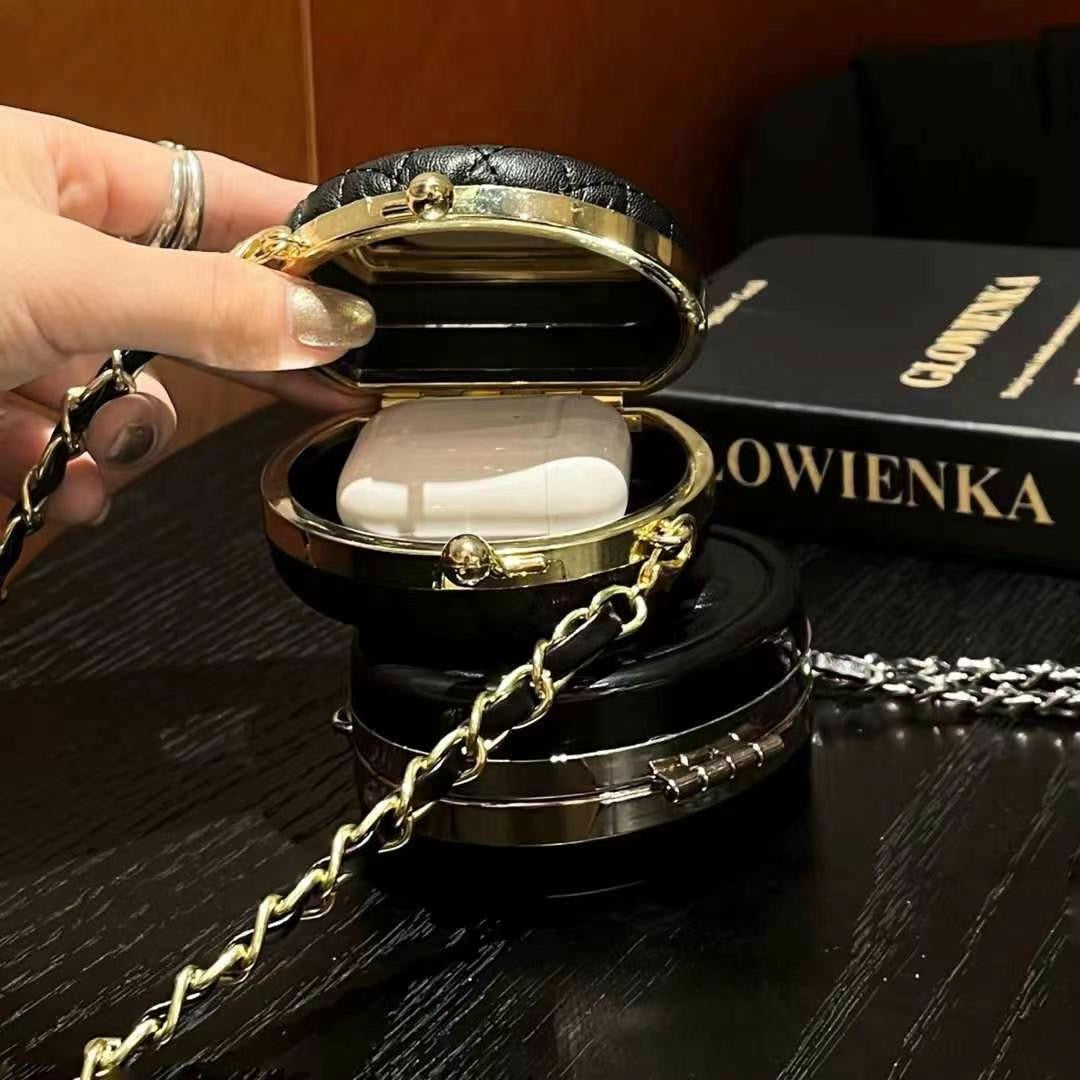 Mini borsa nera con catene