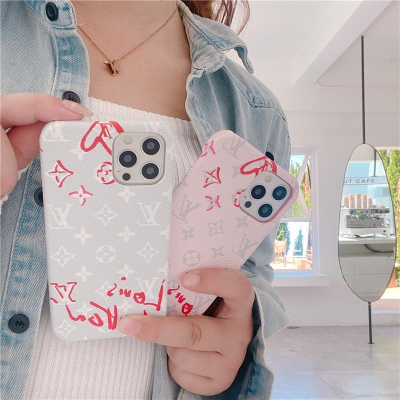 Custodia unica per iPhone con scritta "Love"