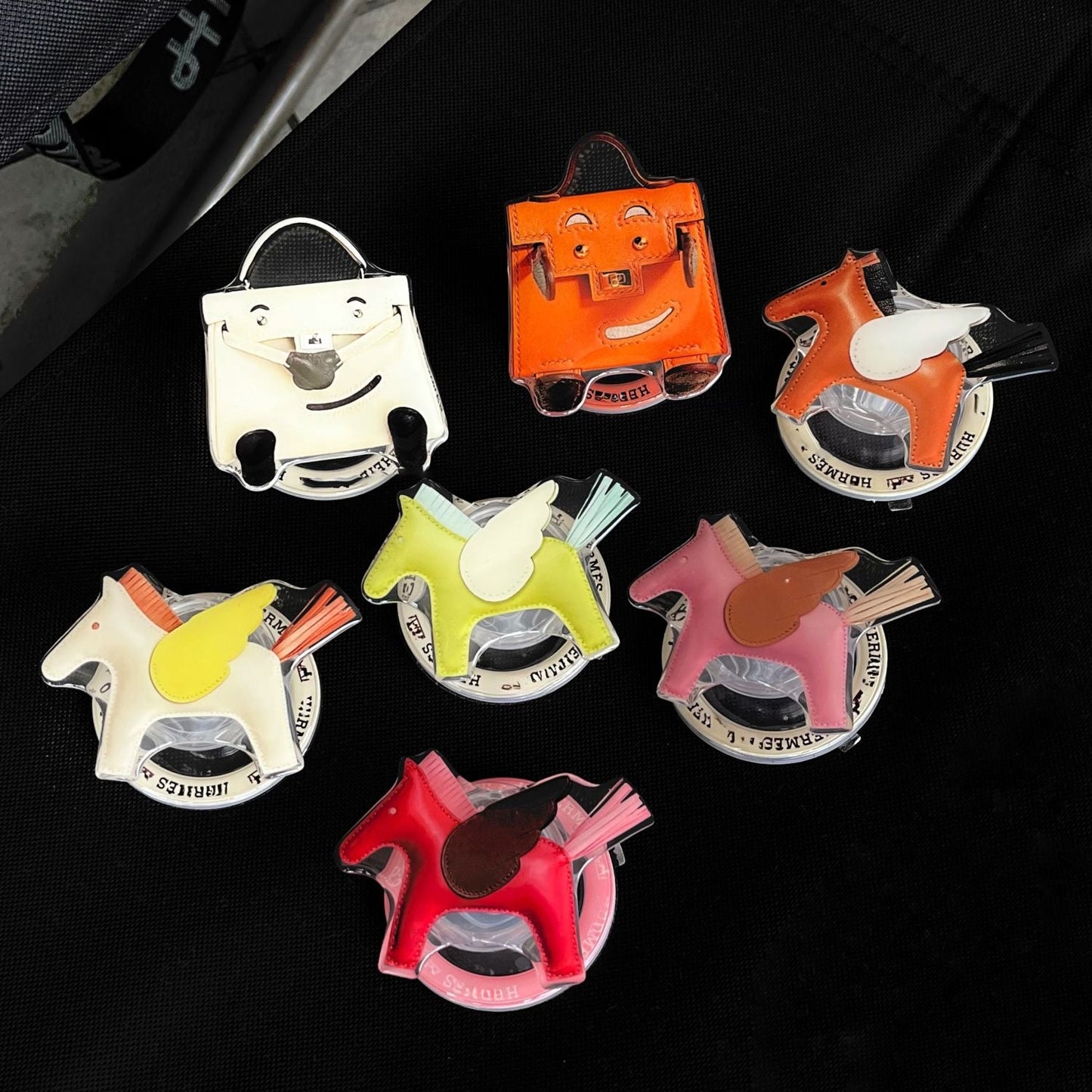 Supporto magnetico a forma di cavallo alla moda
