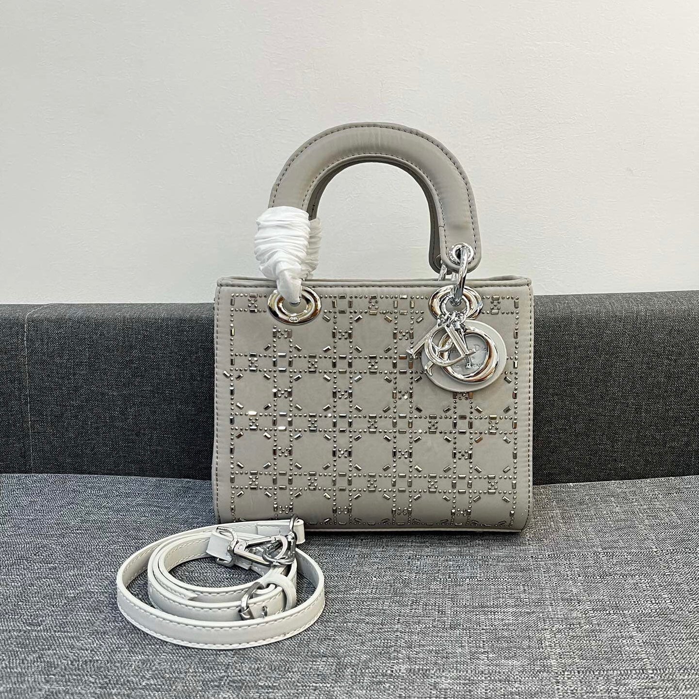 Borsa alla moda con perforazione a caldo