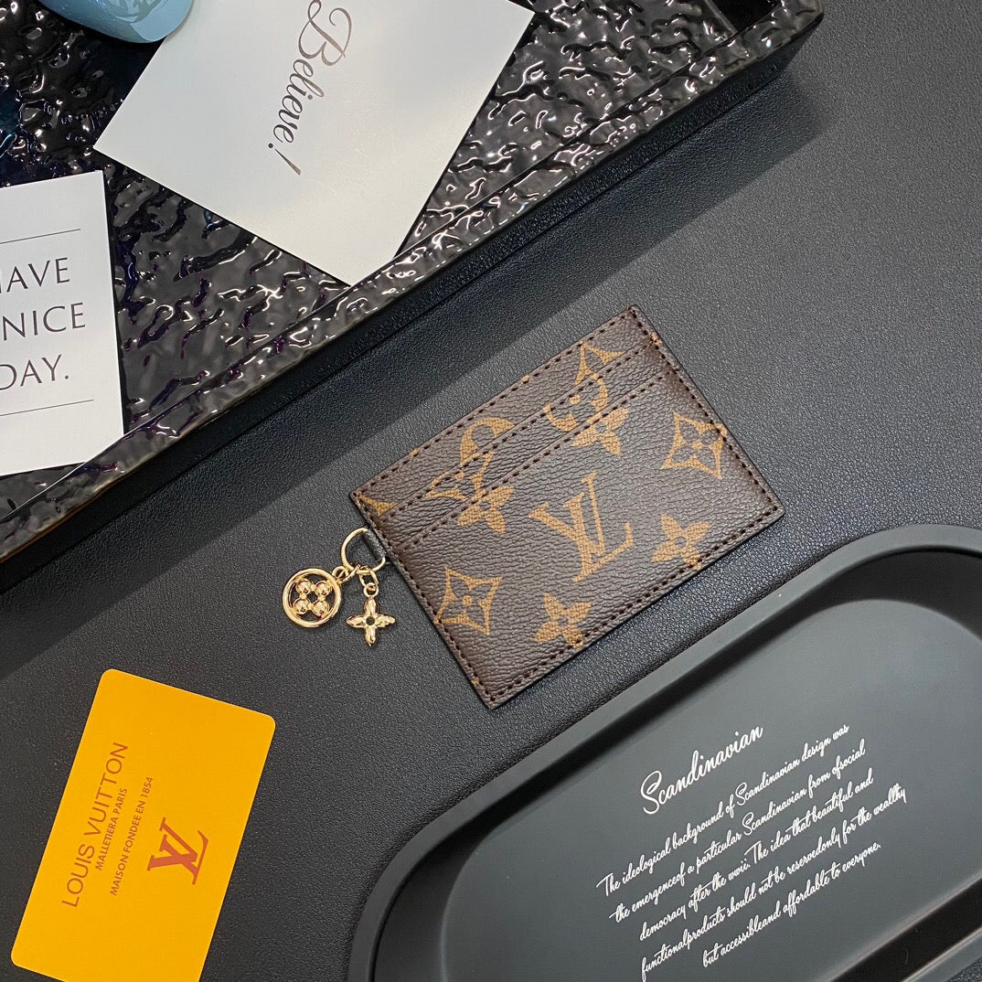 Portafoglio porta monete e carte con catena alla moda