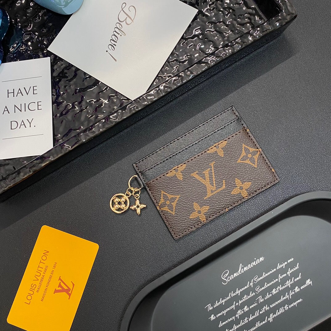 Portafoglio porta monete e carte con catena alla moda