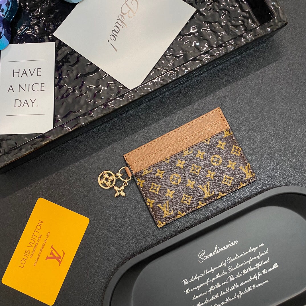 Portafoglio porta monete e carte con catena alla moda
