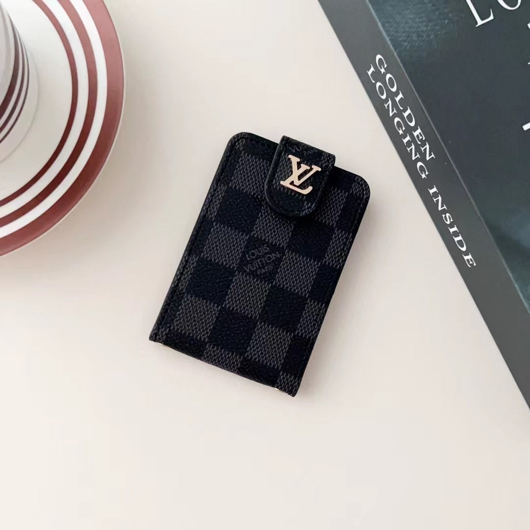 Portafoglio con cuscino alla moda