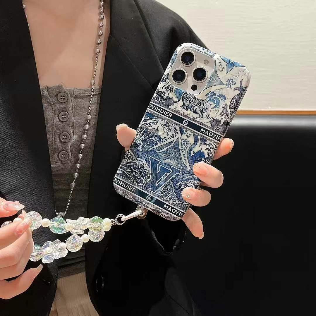Custodia per telefono con catena blu trasparente per iPhone