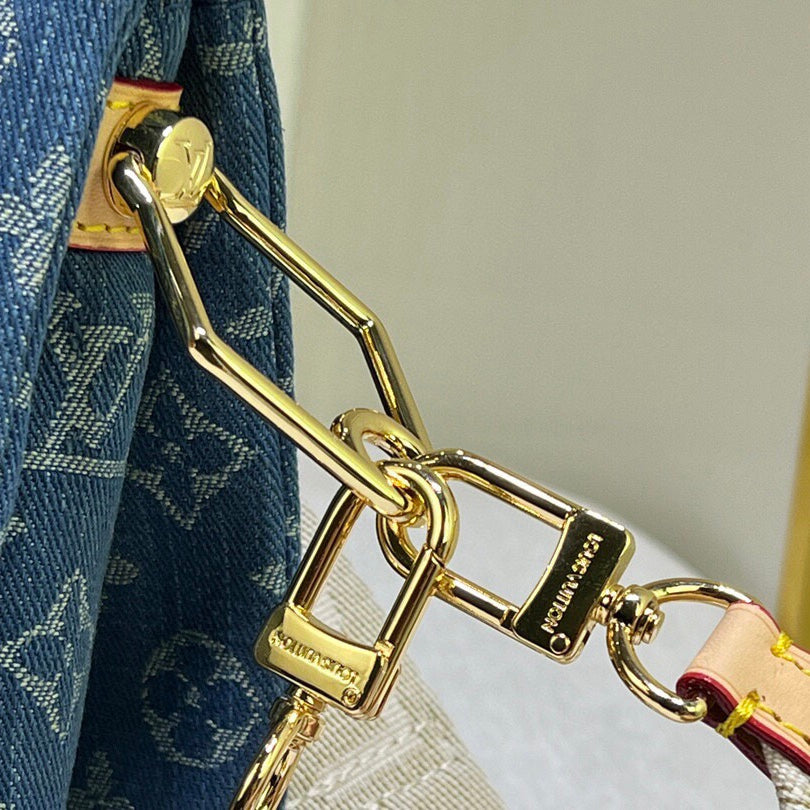 Borsa con ricamo blu