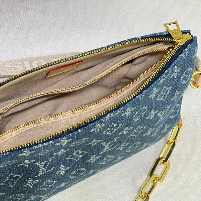 Borsa con ricamo blu