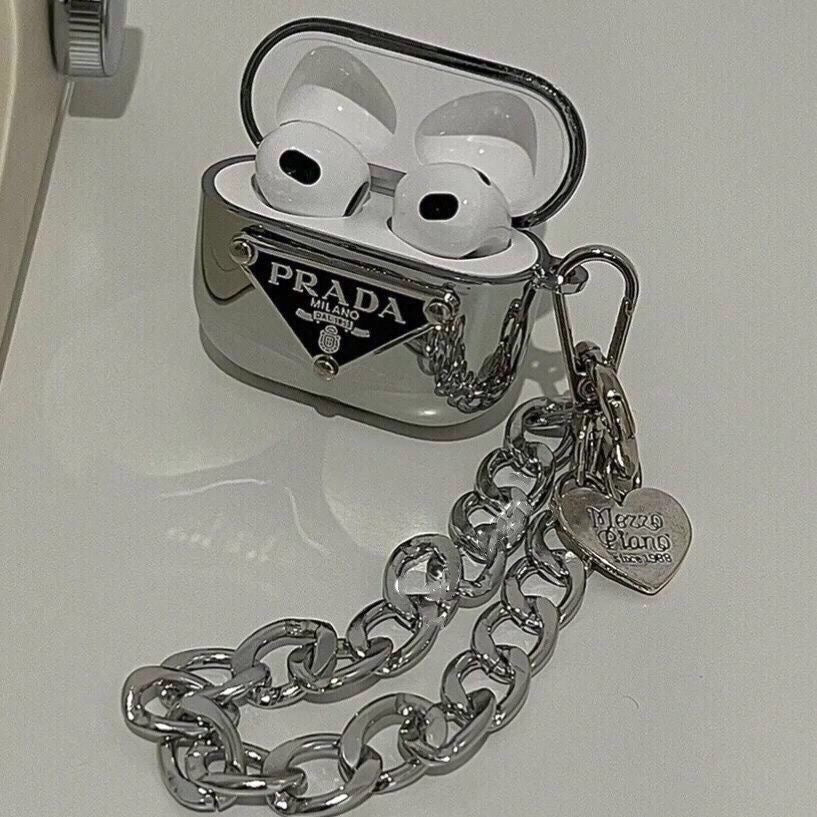 Custodia per AirPods argentata e carina