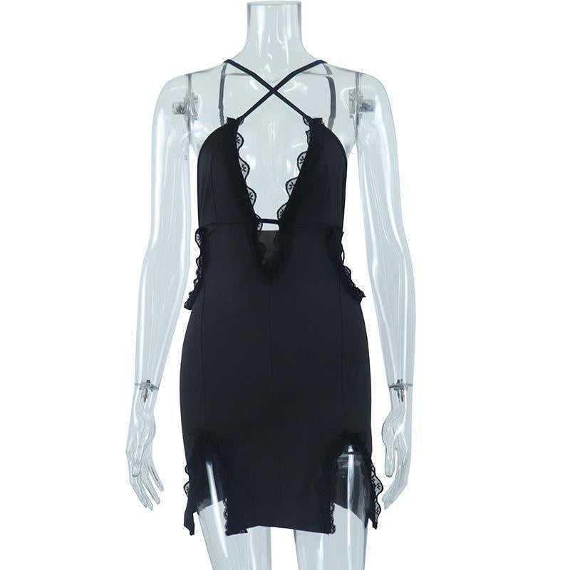 Abito con spacchi in pizzo nero patchwork