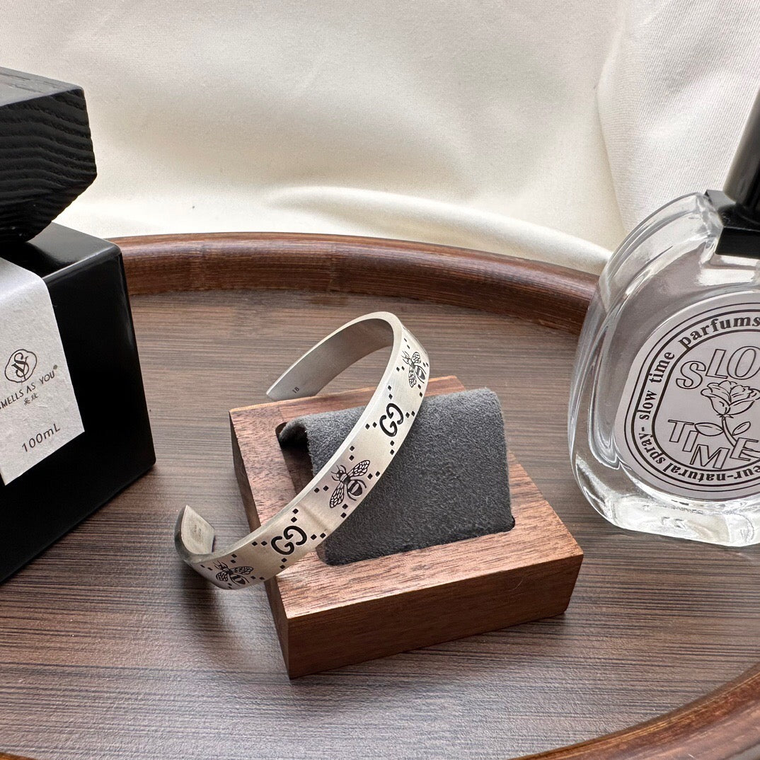 Bracciale in argento alla moda