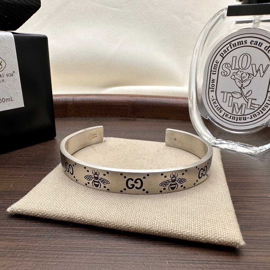 Bracciale in argento alla moda