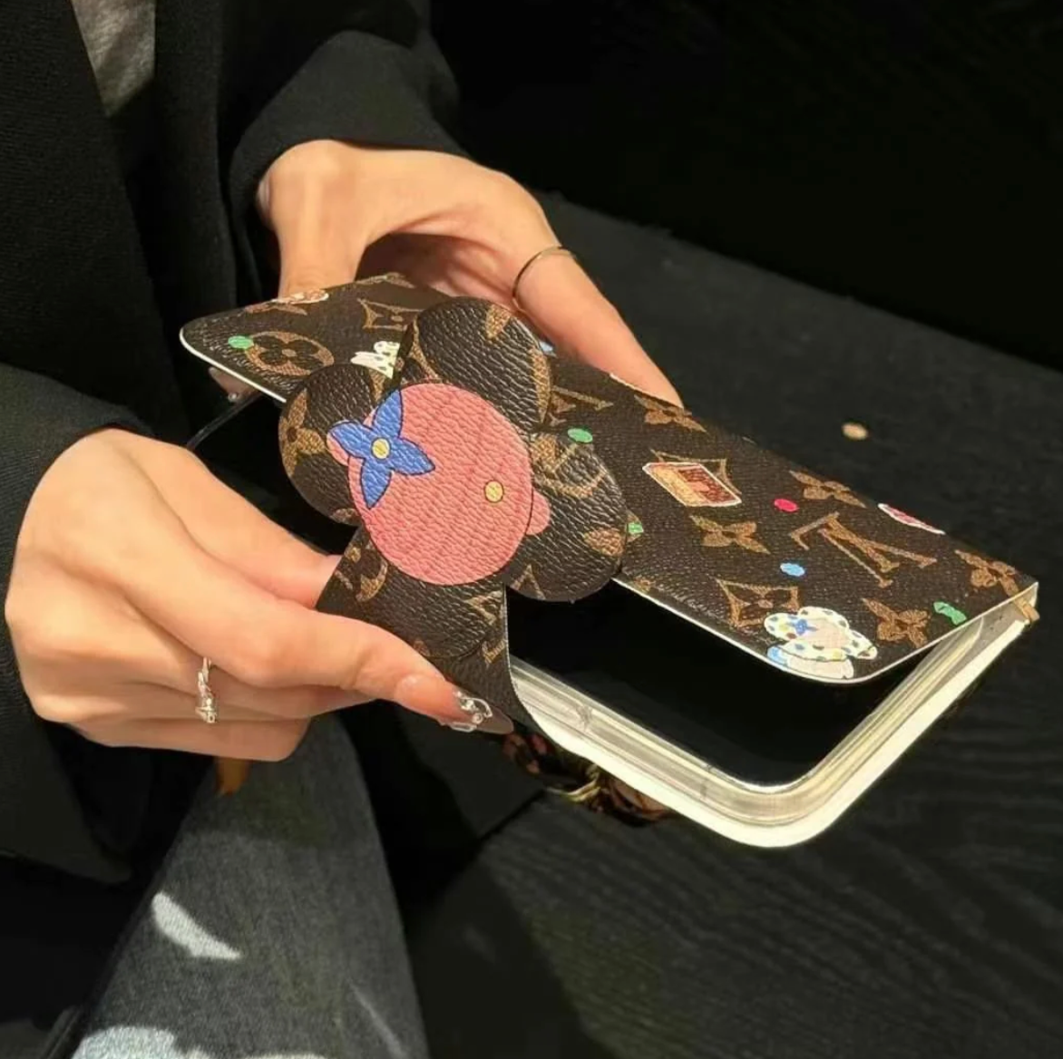 Custodia per telefono con cordino a forma di bambola per iPhone