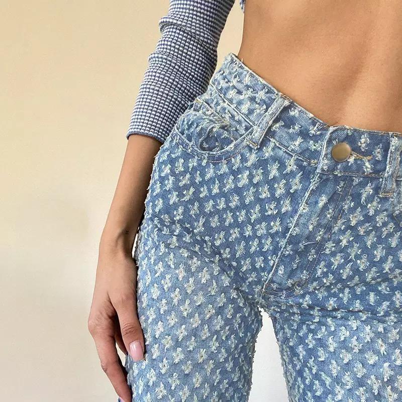 Jeans a gamba dritta Y2K in denim usurato