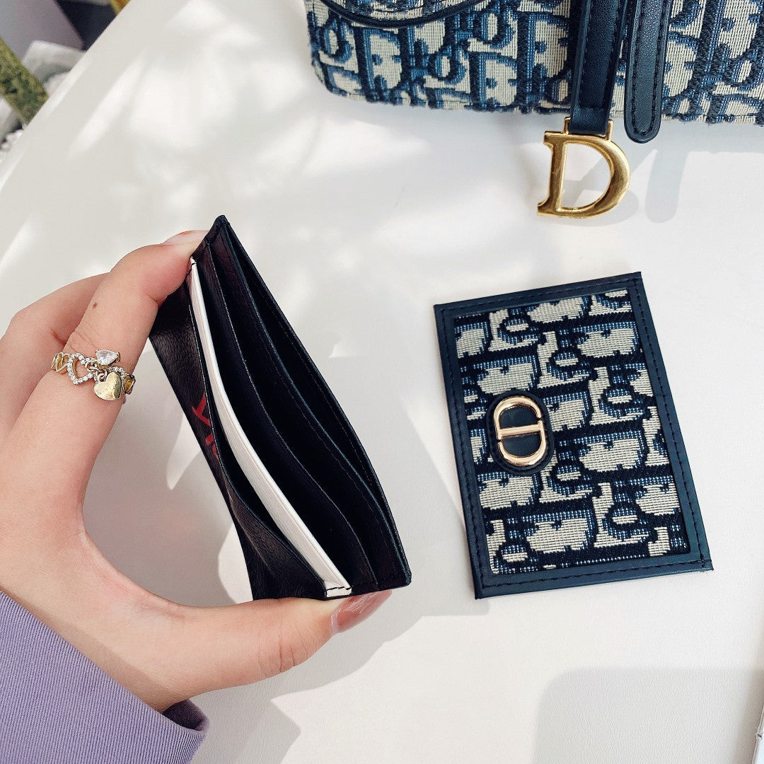 Porta carte in pelle alla moda