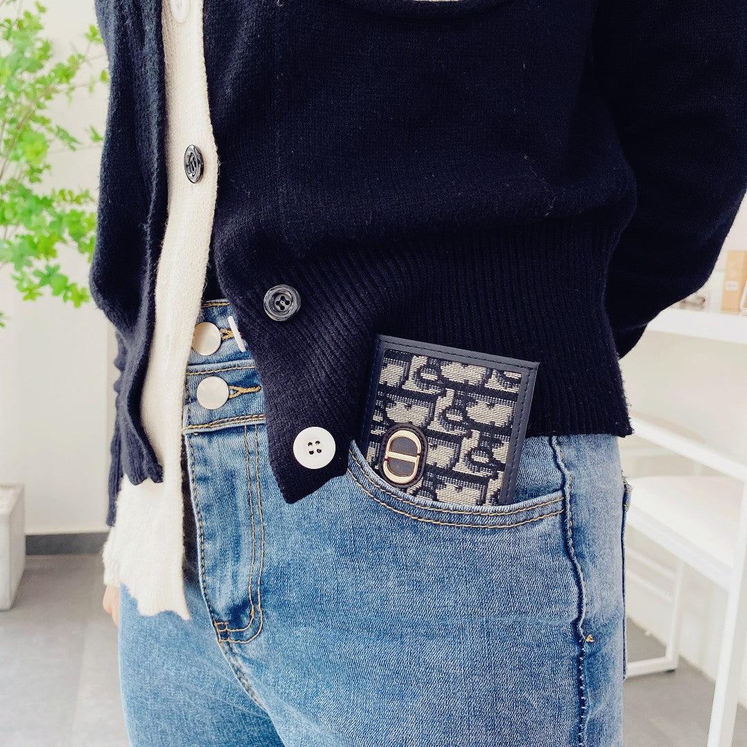 Porta carte in pelle alla moda